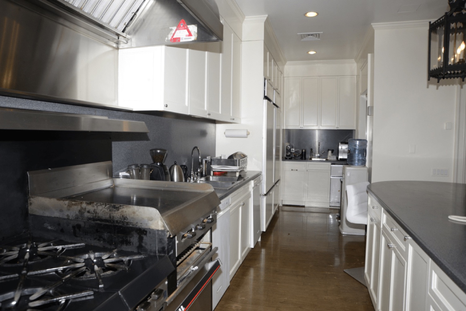 Home kitchen with appliances