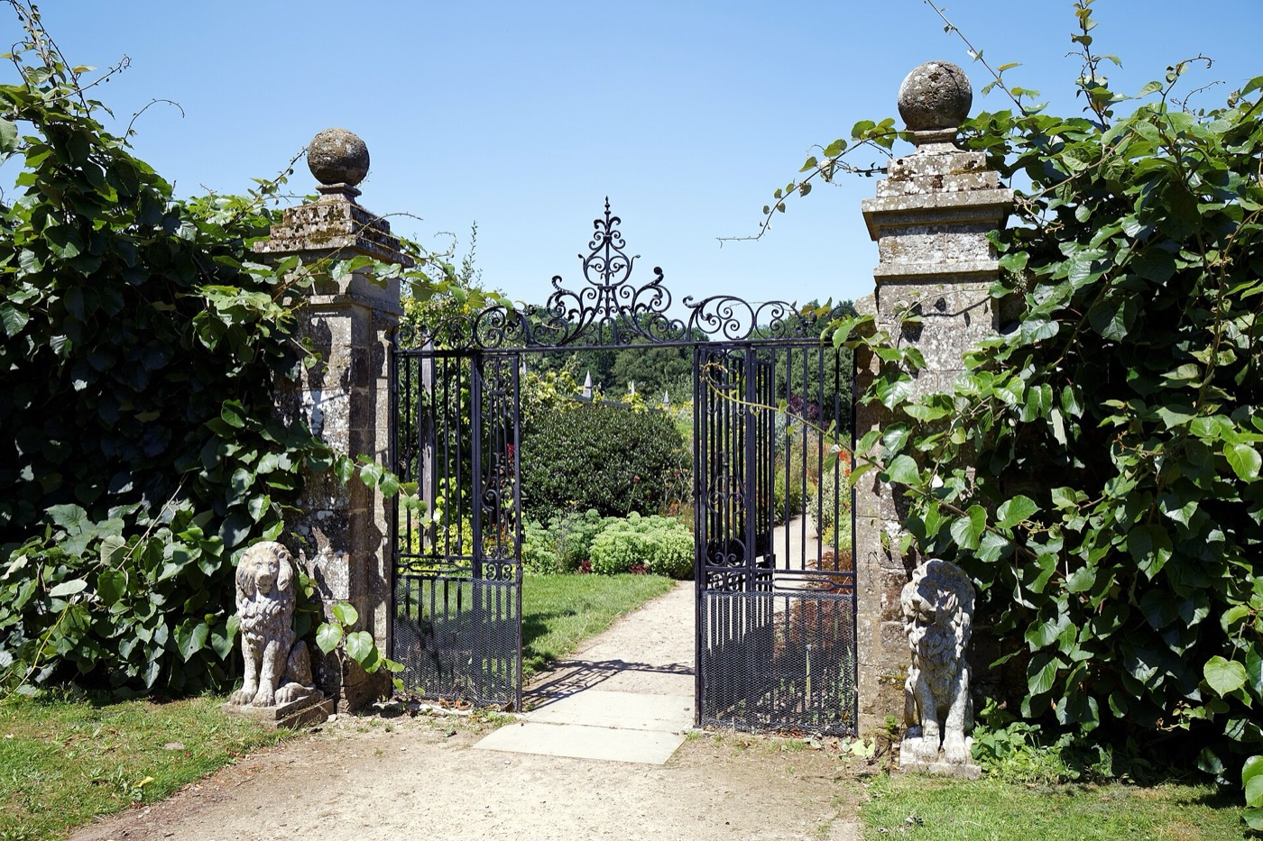 Custom gate
